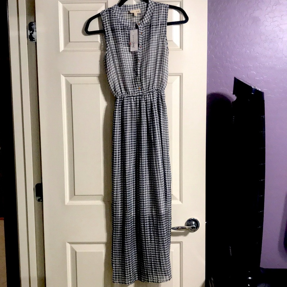 Sleeveless sheer maxi dress